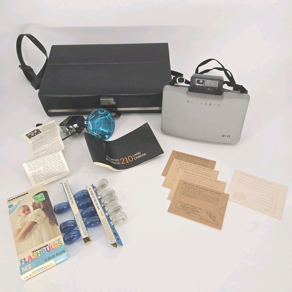 Polaroid 210 Land Camera Kit Carry Case Flash Bulbs Manual Accessories Vintage